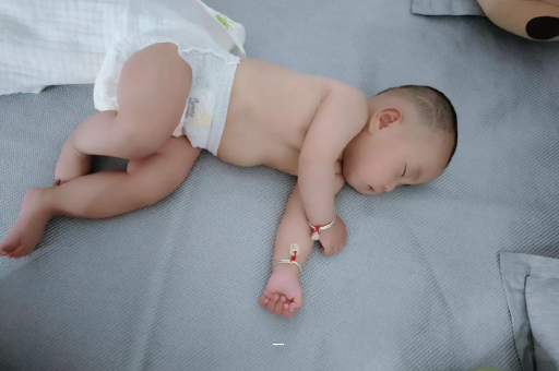 霸州宝宝先长上牙还是下牙